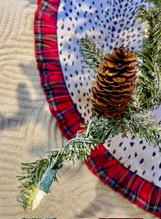 Christmas tree skirt - antelope fabric