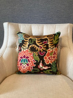 Black tiger throw pillow