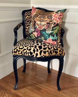 Black tiger throw pillow