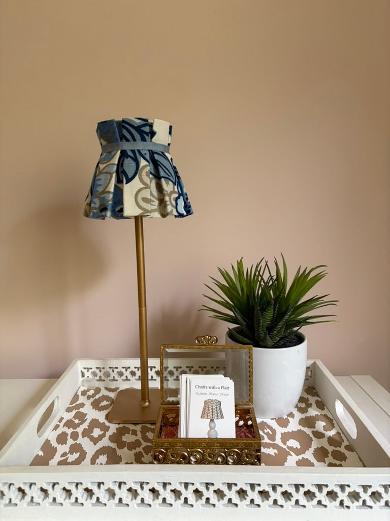Pleated fabric lampshade for tabletop lamp - Honshu fabric