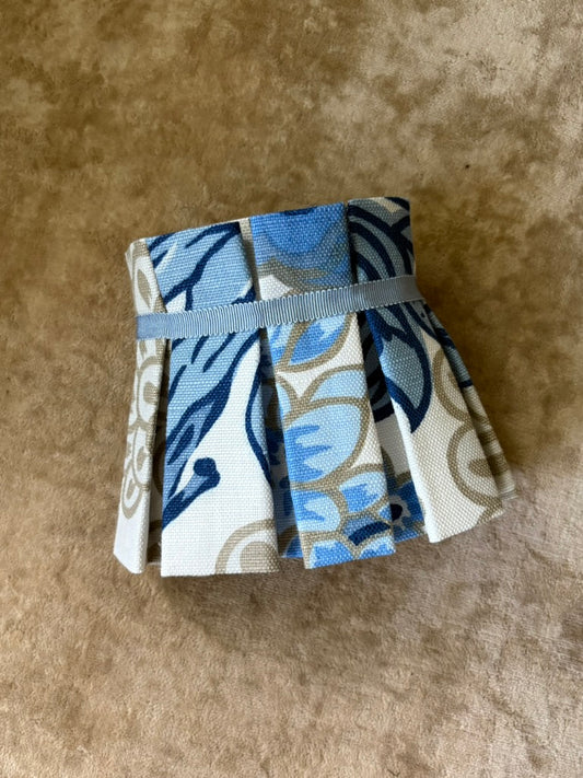 Pleated fabric lampshade for tabletop lamp - Honshu fabric